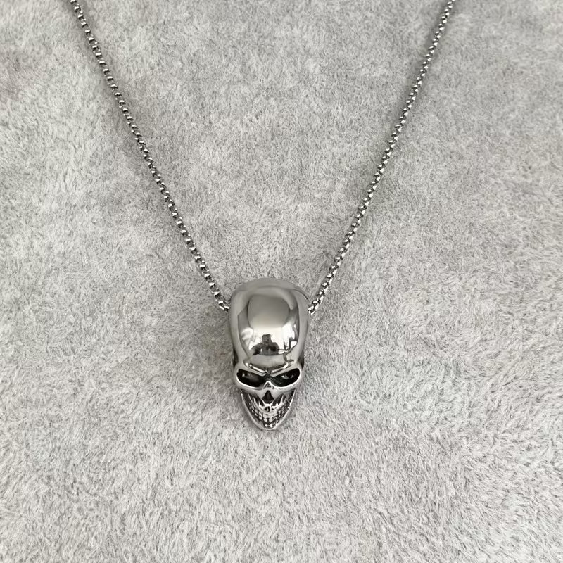Collier crâne avec chaîne